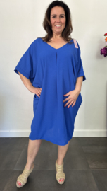 Jurk Camila met v-hals +SIZE kobalt