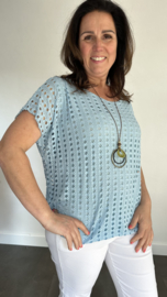 Shirt Lara met ketting ijsblauw