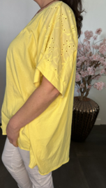 Shirt Jessica met ketting Geel