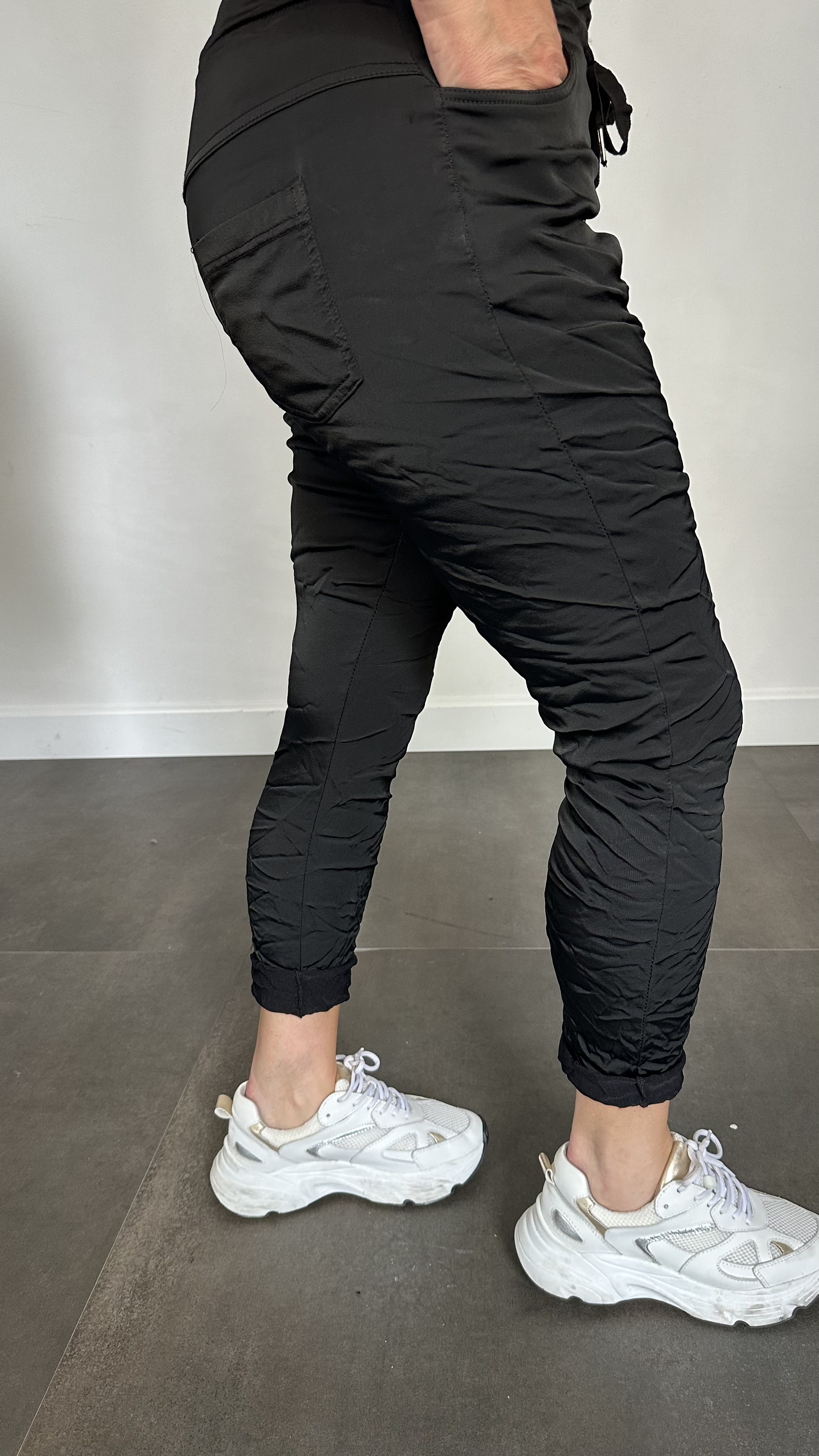 Joggjeans met glans zwart