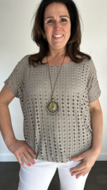 Shirt Lara met ketting taupe