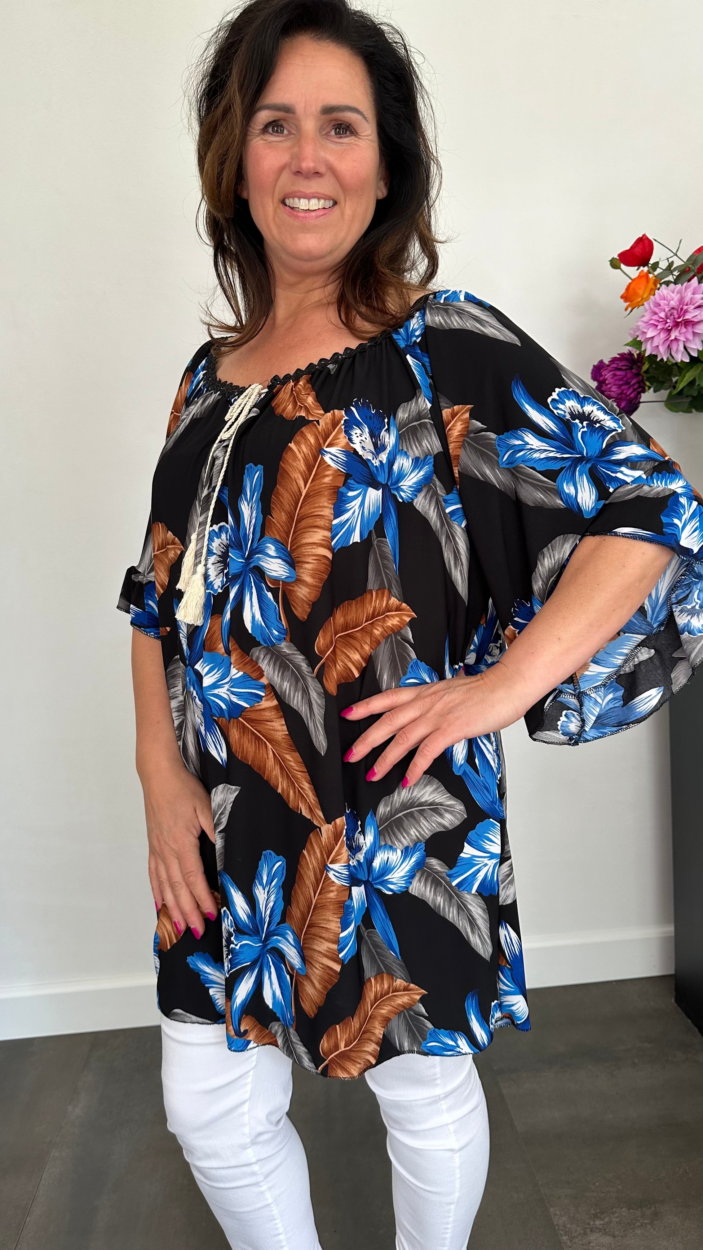 Tuniek Anita +SIZE gebloemd zwart/blauw