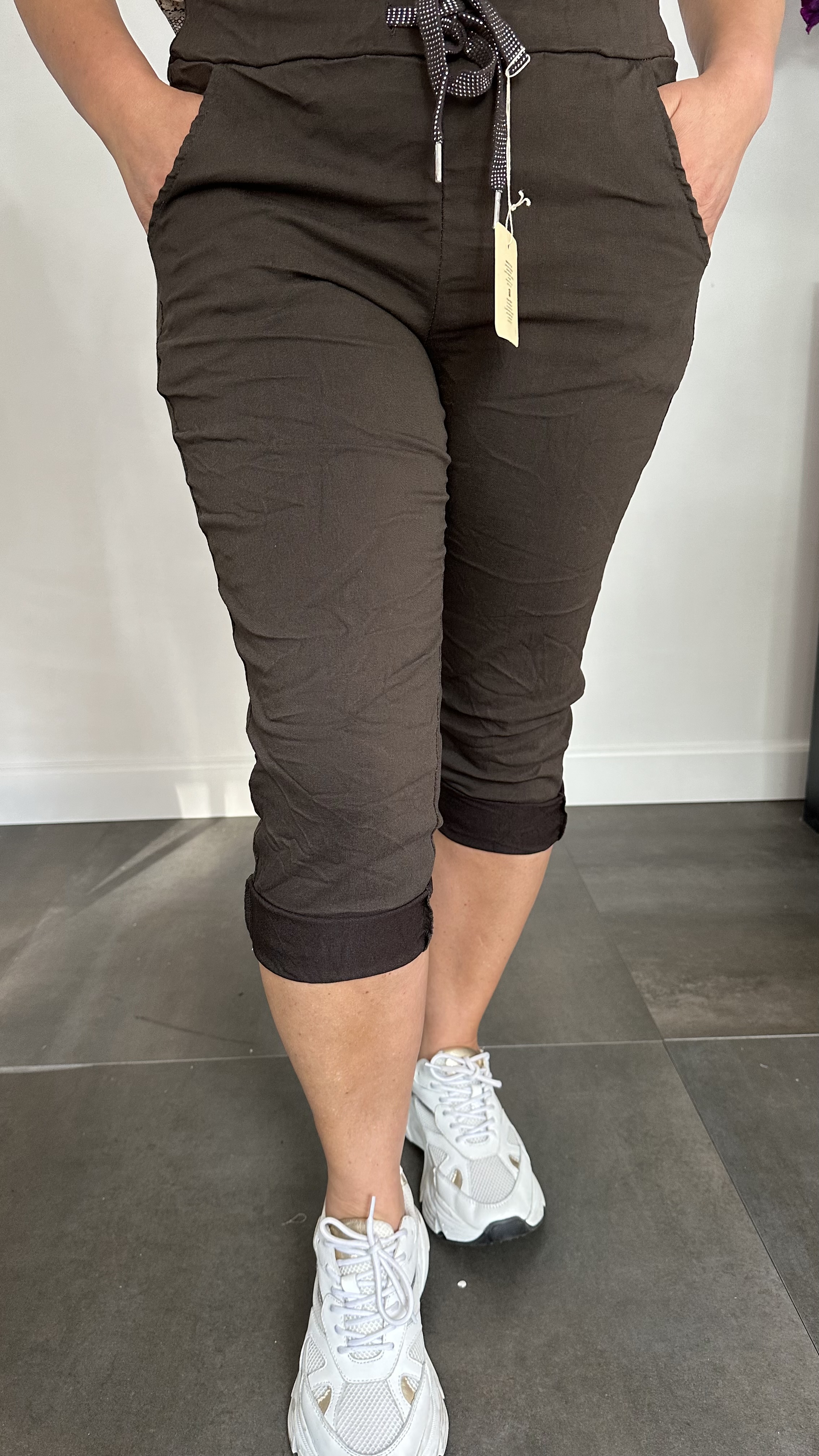 Comfy CAPRI joggjeans donker bruin +SIZE
