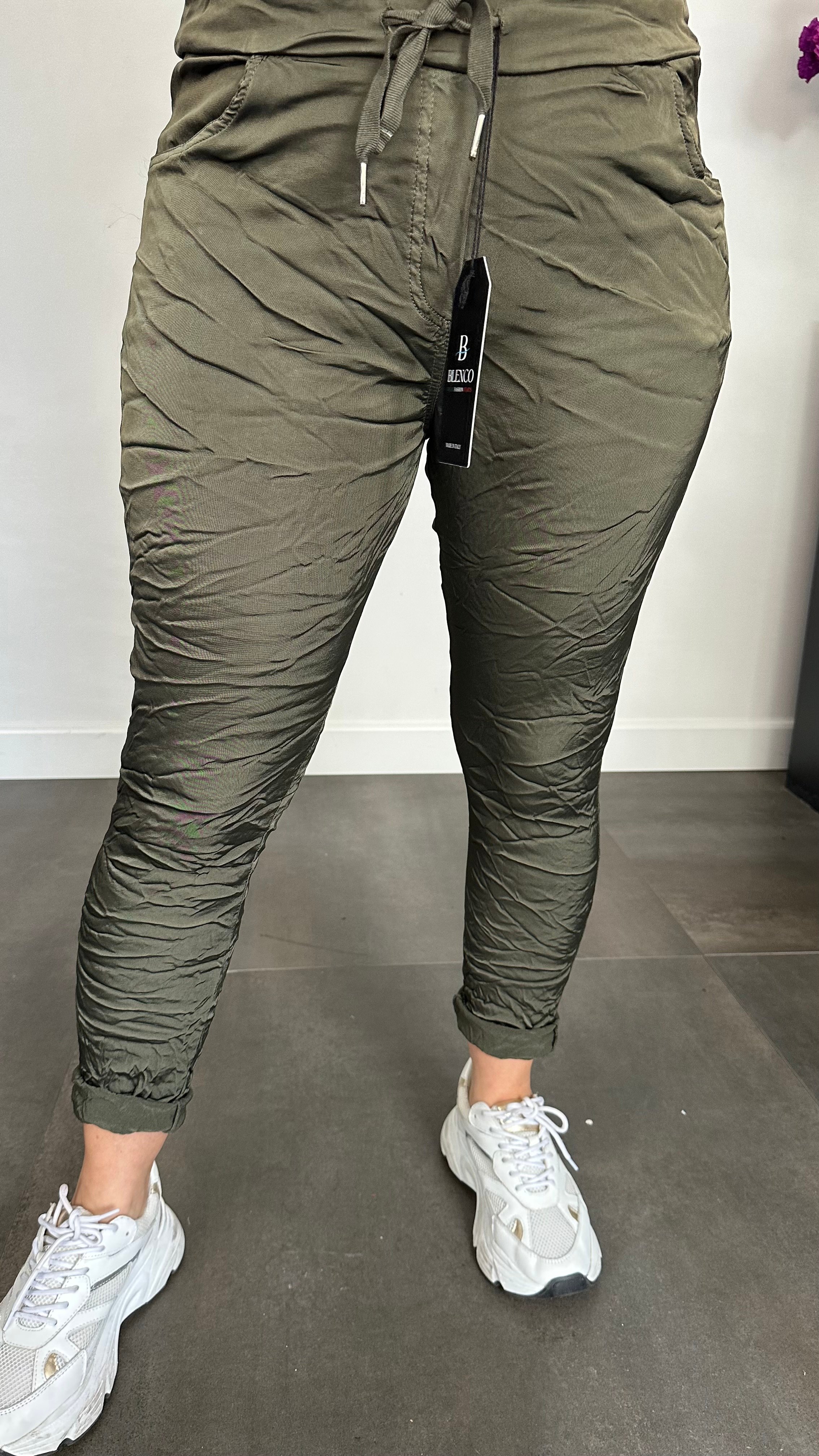 Joggjeans met glans donker army