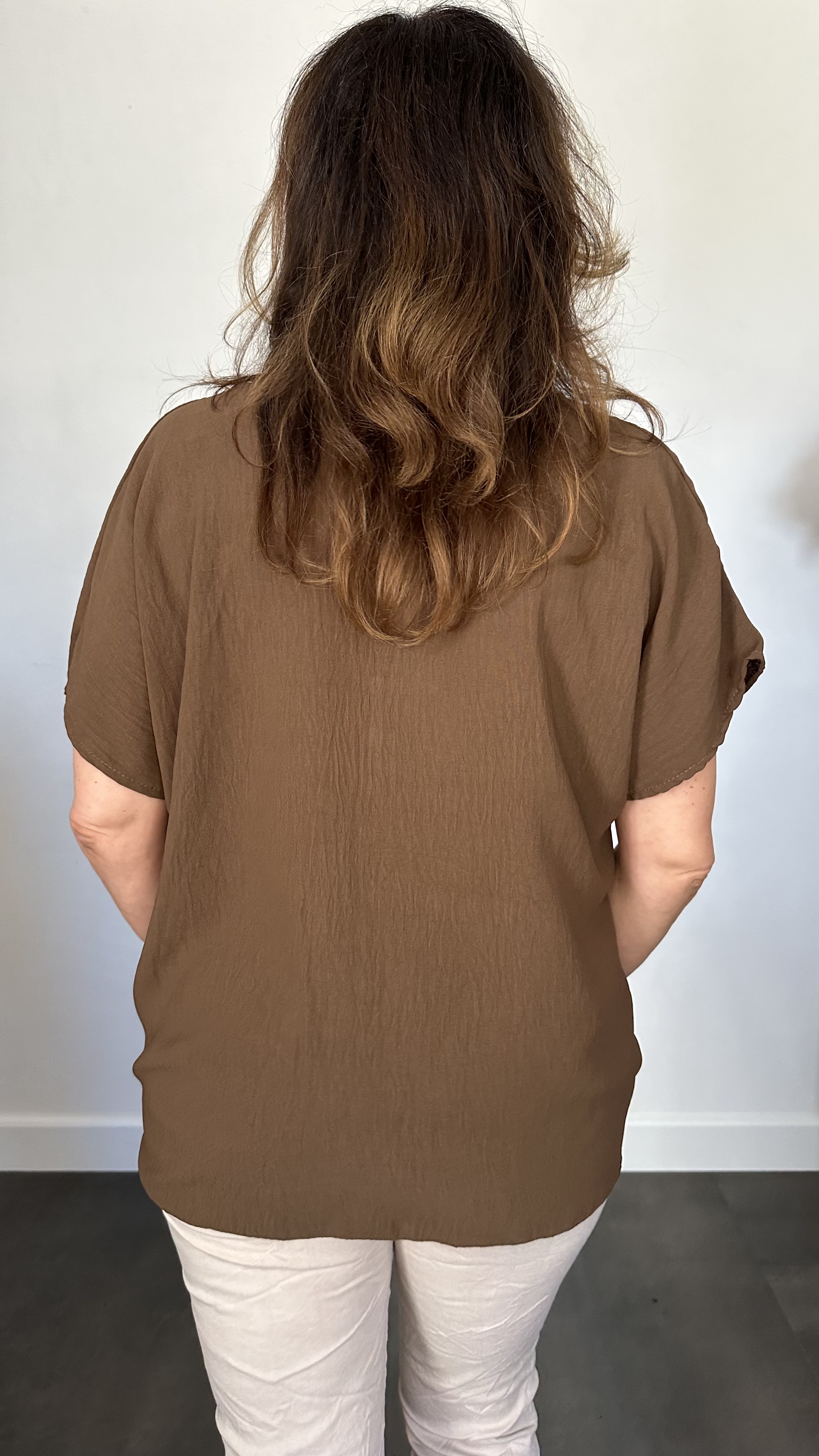 Crepe shirt met knoop bruin