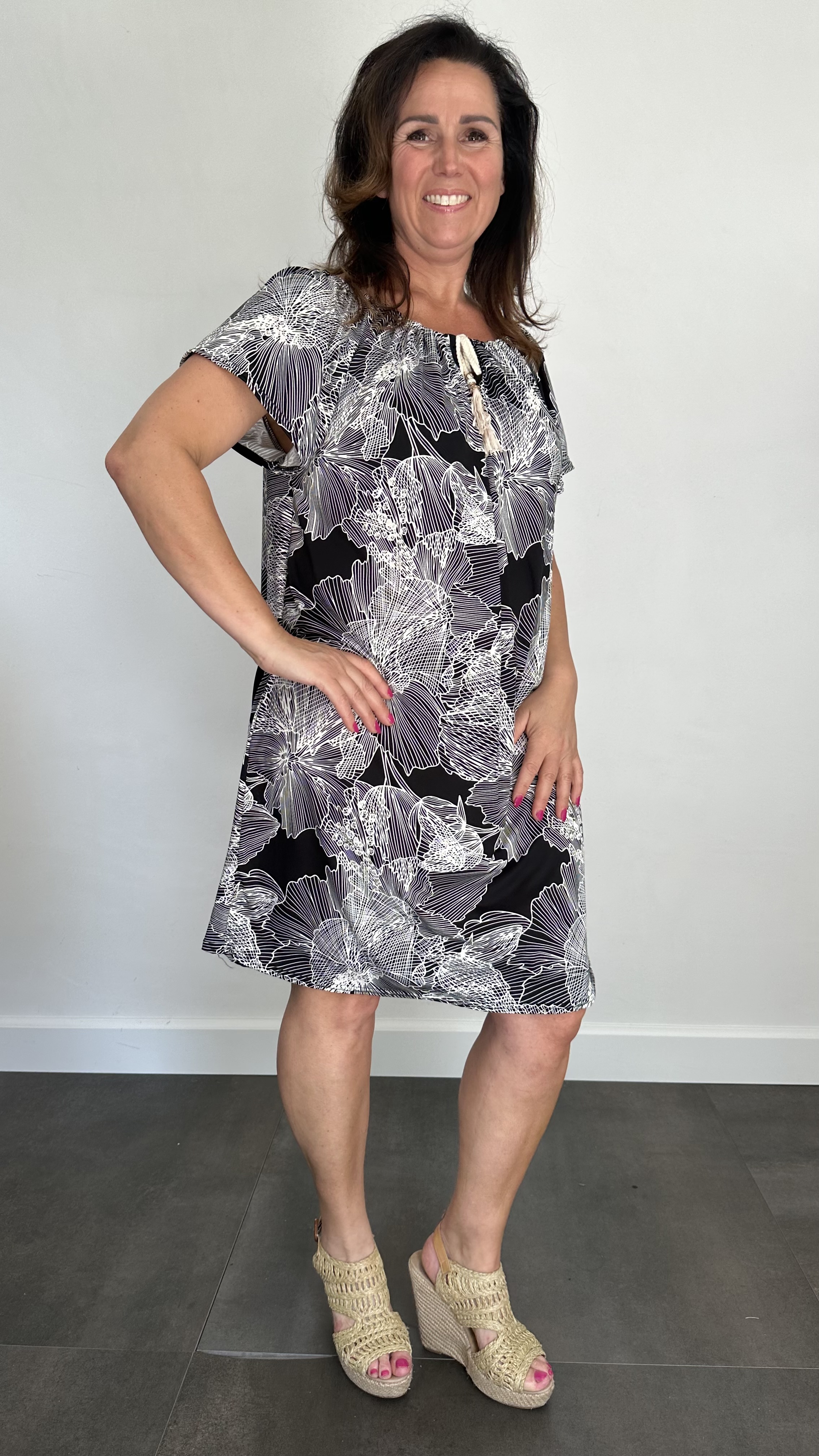 Jurk met koordje graphic leaves zwart/ecru