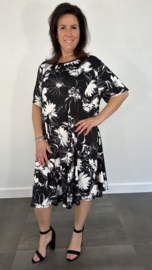 A-lijn jurk bloemen zwart /wit +SIZE