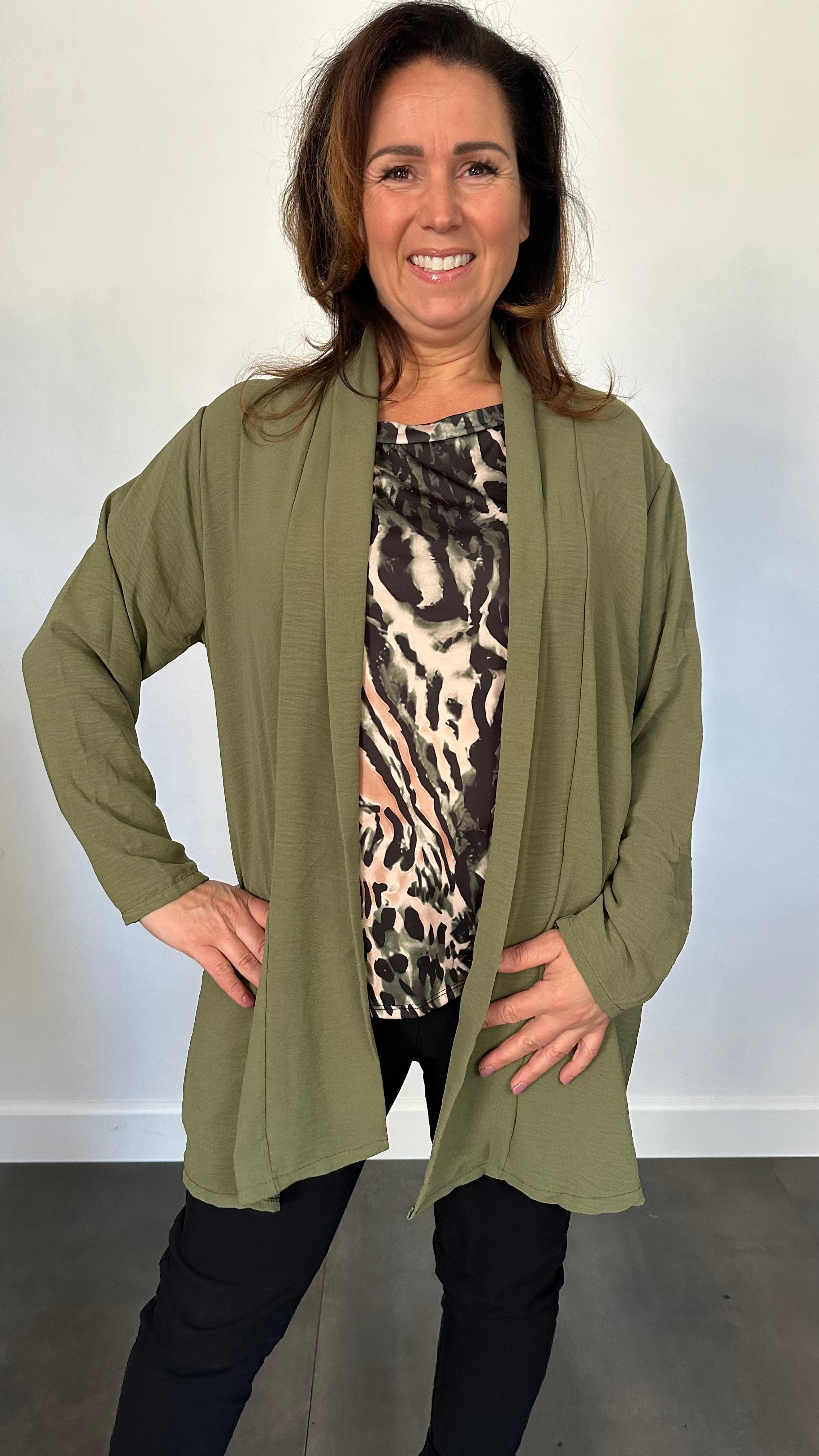 Crepe vest met sjaalkraag Army