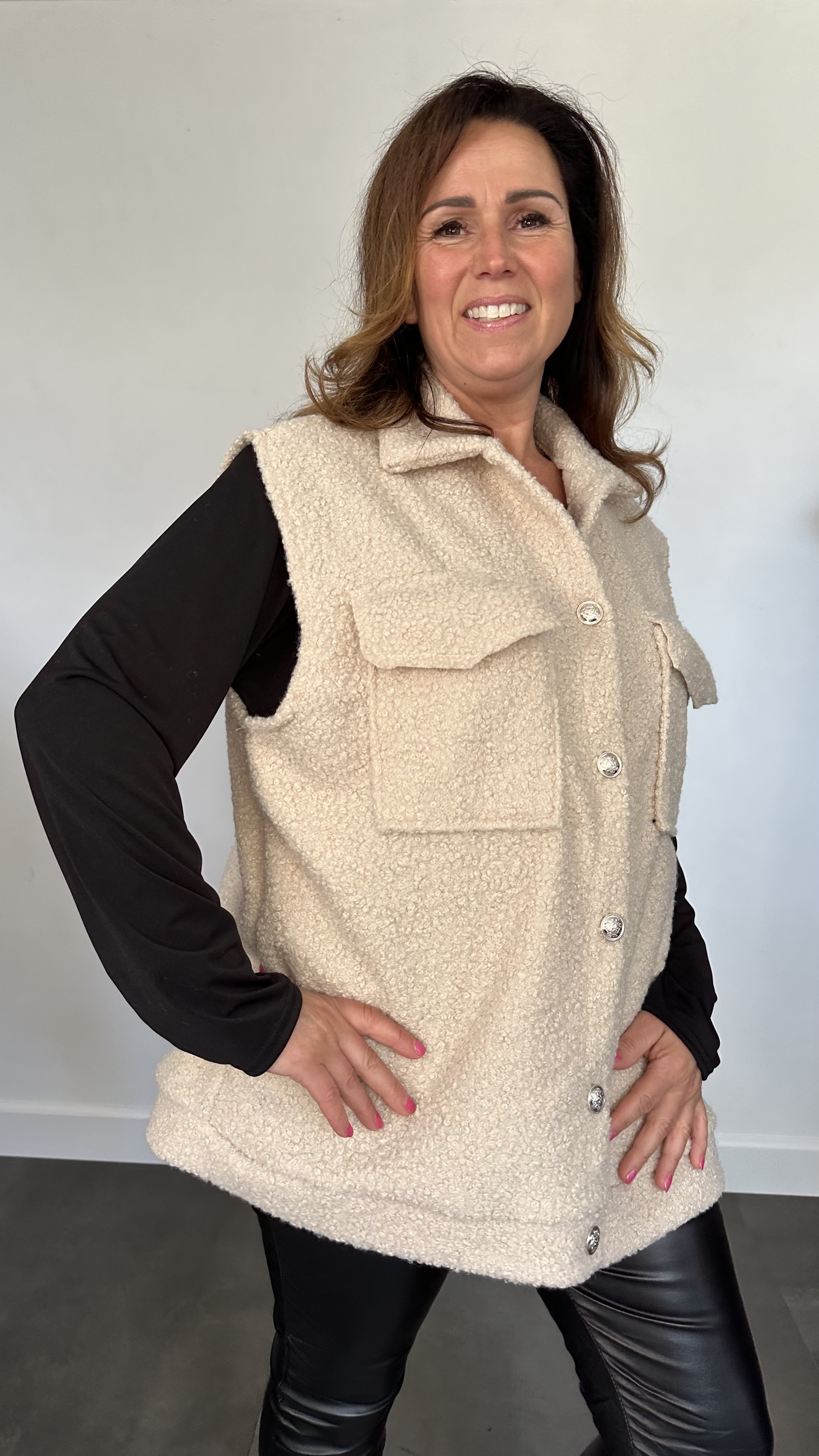 Teddy bodywarmer met knopen beige