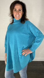 Oversized Poncho/ trui met ribbel col turquoise