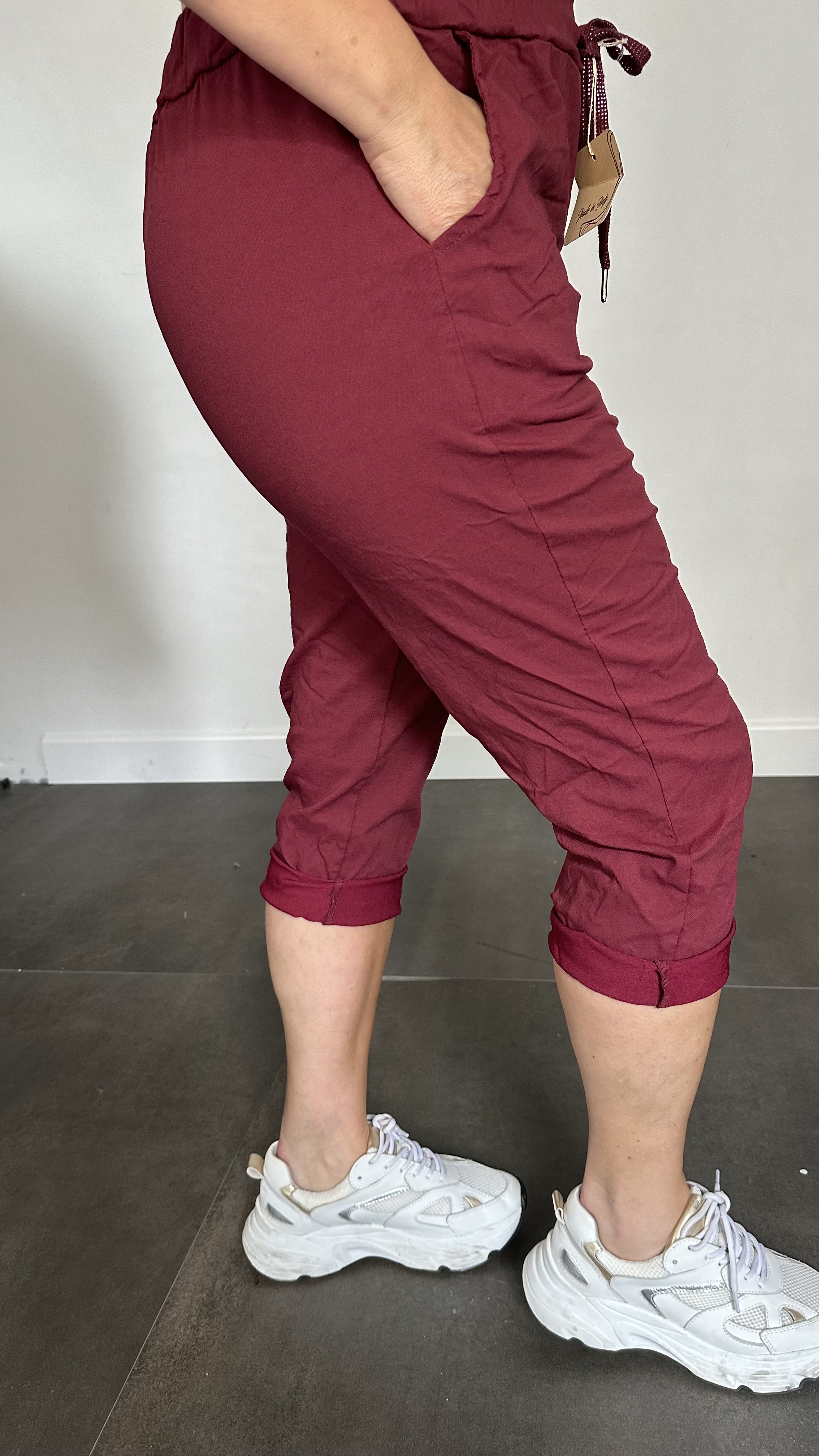 Comfy CAPRI joggjeans wijnrood +SIZE