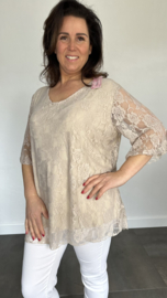 Kanten blouse Ilse +SIZE zand