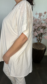 Shirt Jessica met ketting Wit