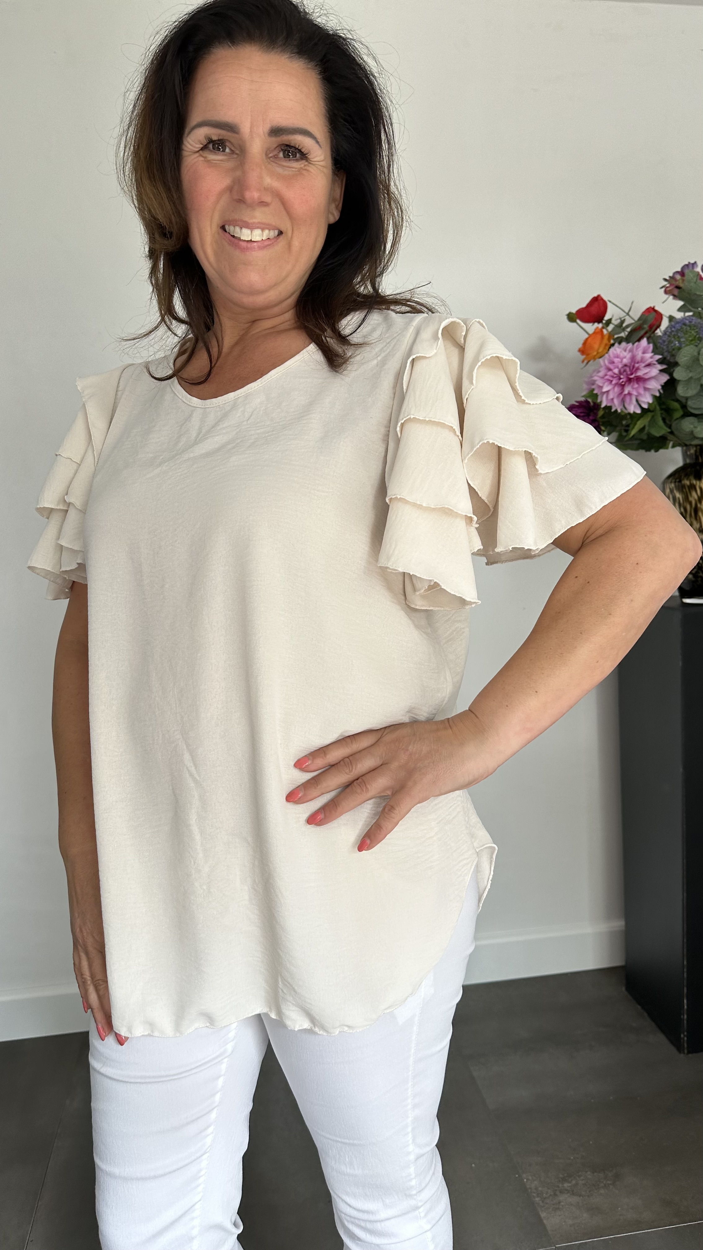 Top wendy met volant beige