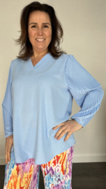 Blouse Tina met plissé pofmouw ijsblauw