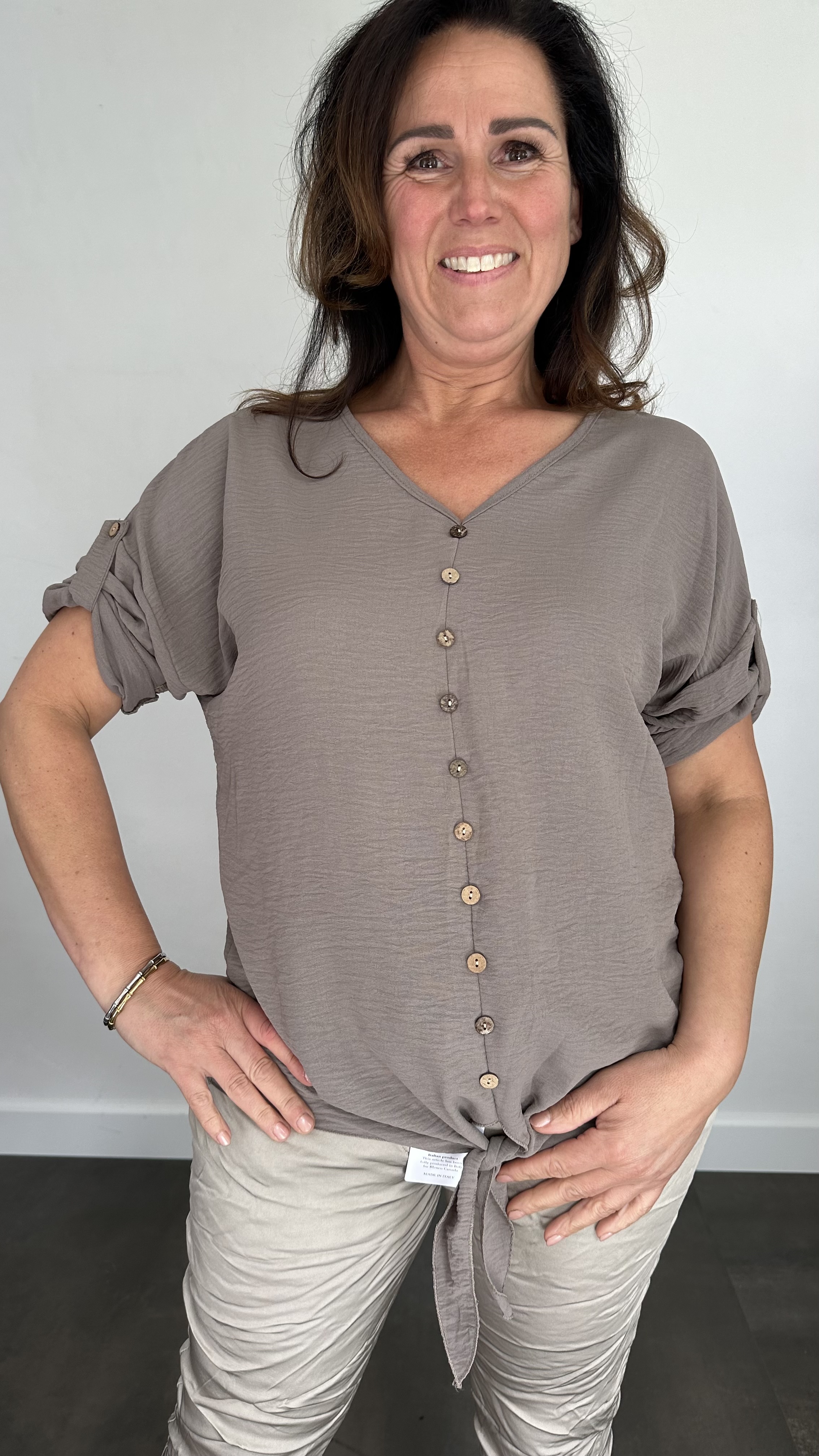 Blouse tessy met knoop taupe