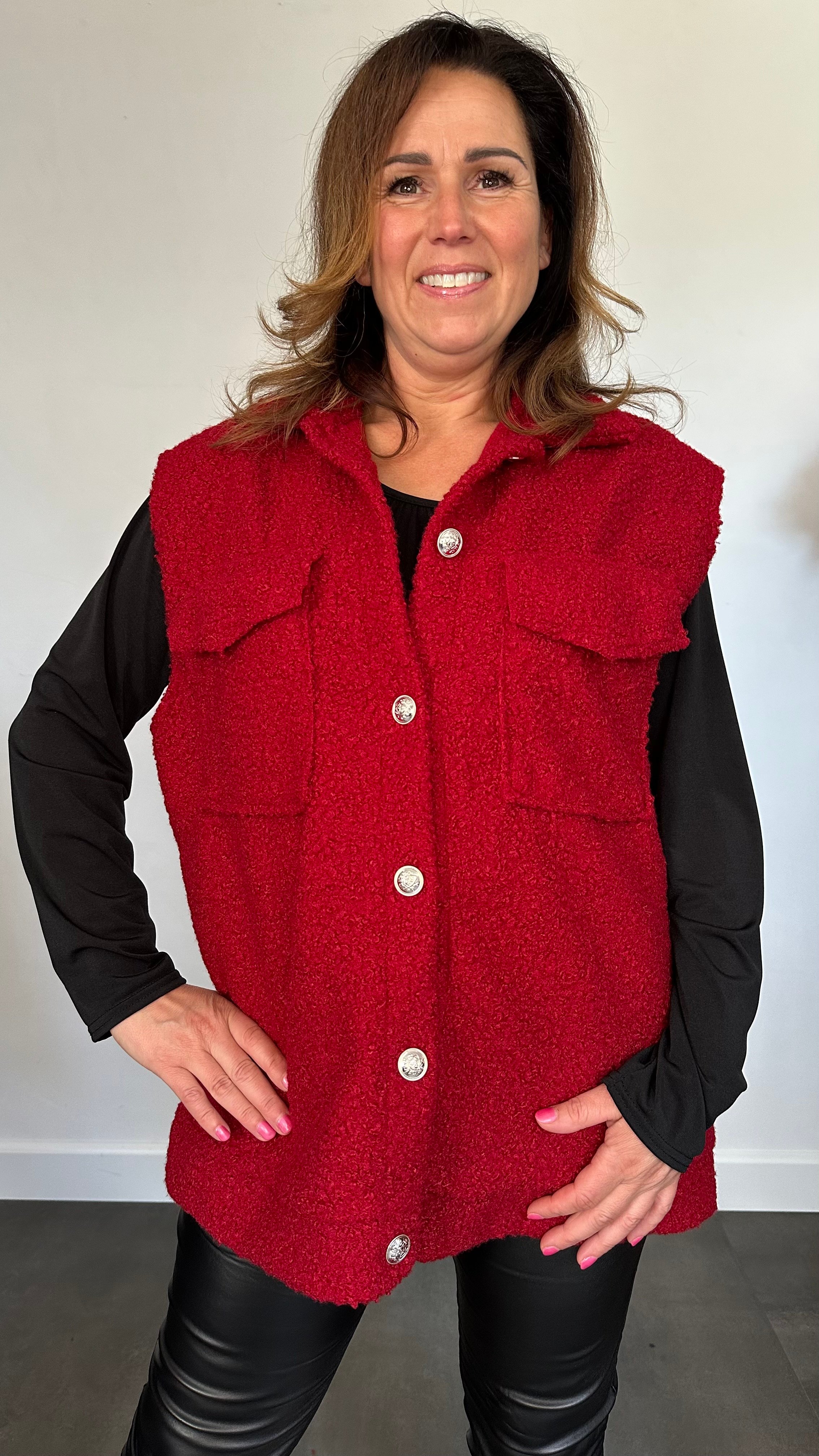 Teddy bodywarmer met knopen bordeaux rood
