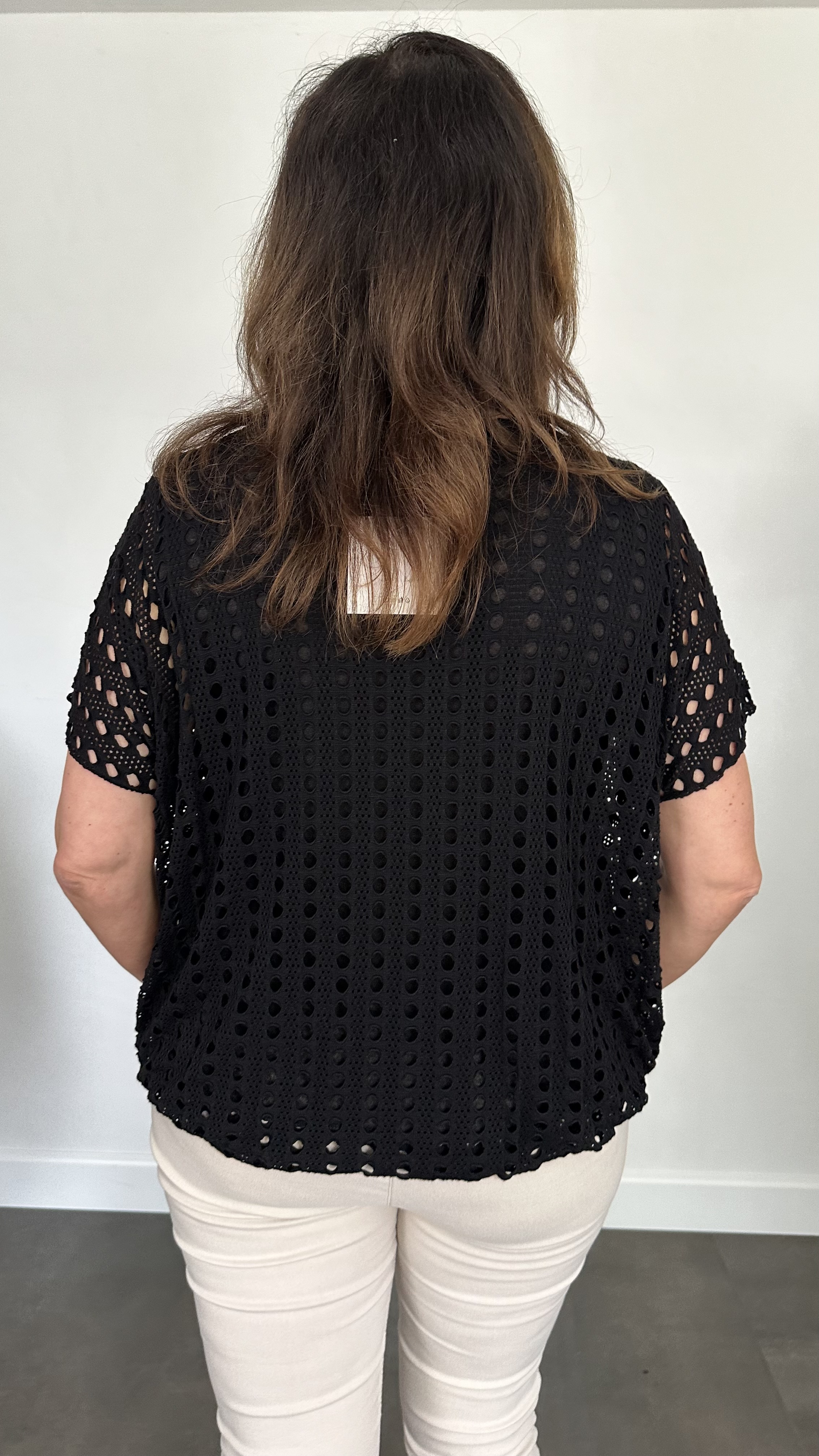 Shirt Lara met ketting zwart