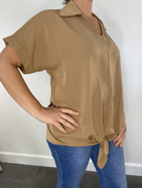 Blouse met knoop Peggy camel SALE
