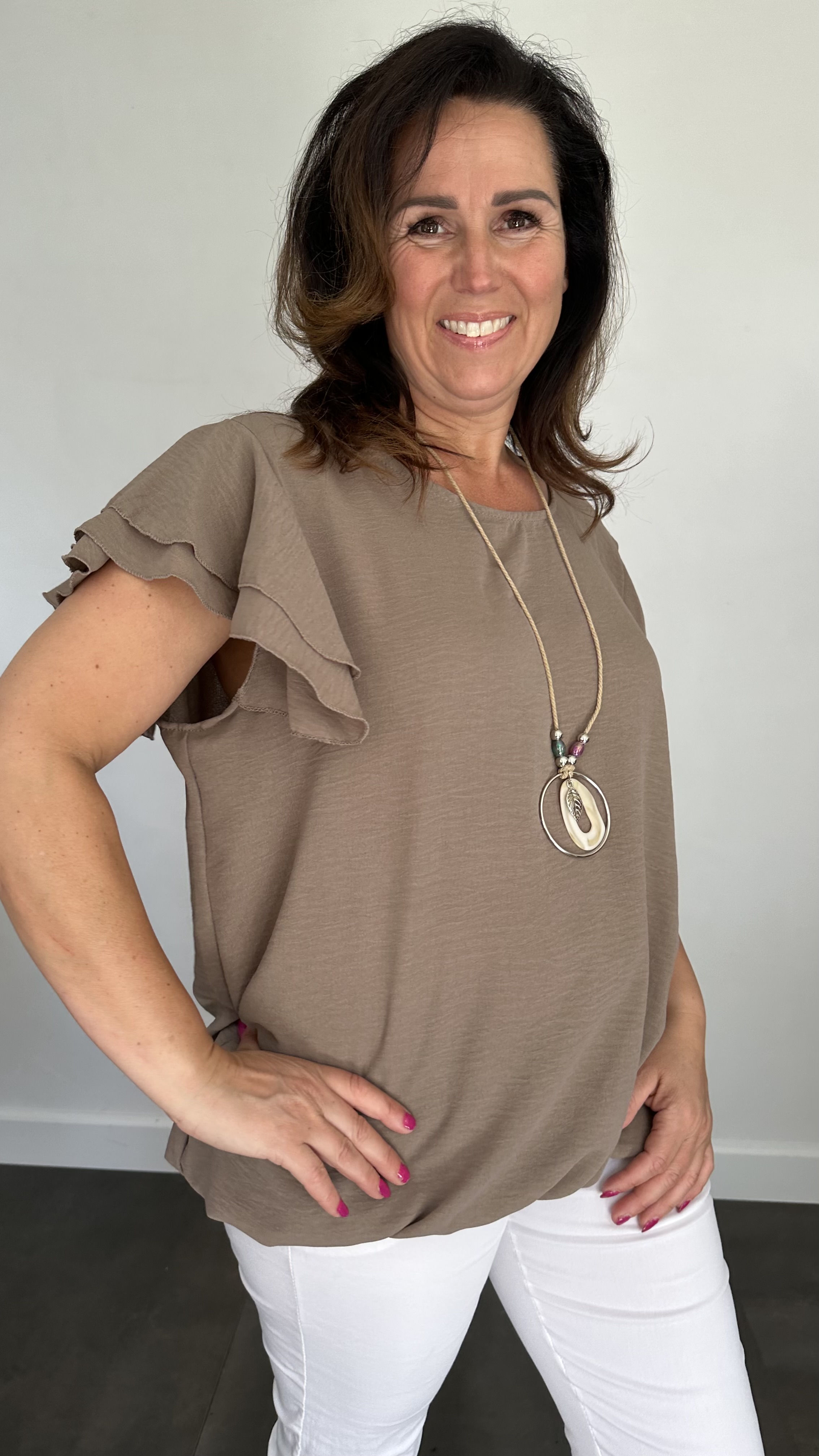 Shirt Celine met ketting taupe +SIZE