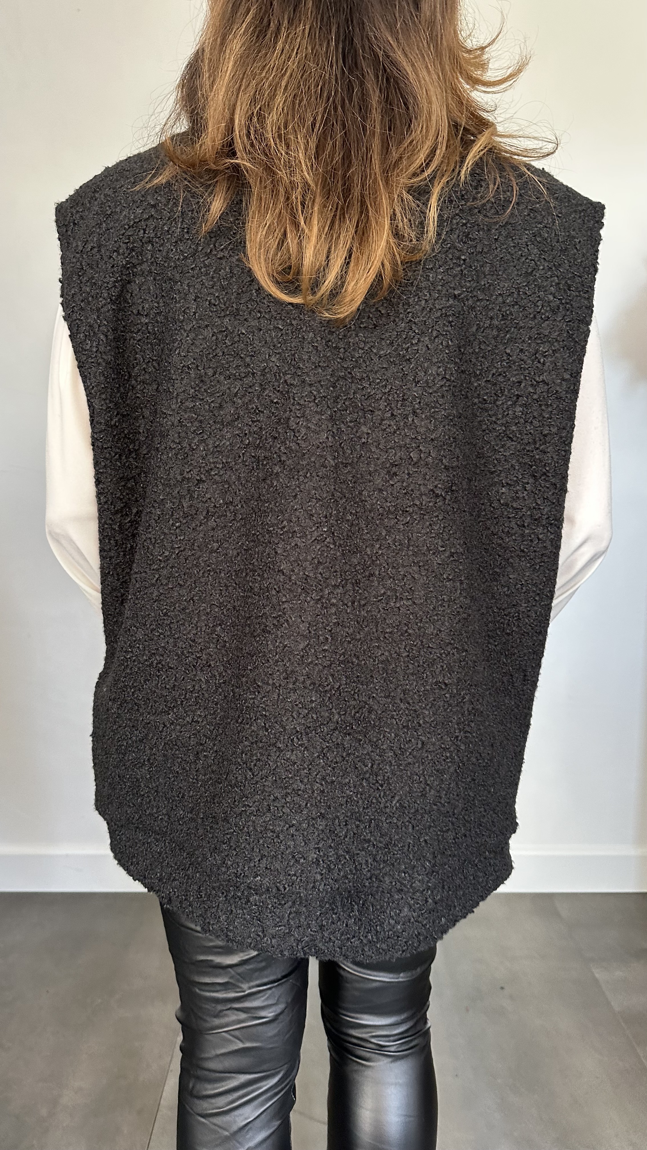 Teddy bodywarmer met knopen zwart