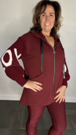 Vest met gebreide mouwen en capuchon "love" bordeaux