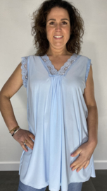 Lange mouwloze top met kant travel licht blauw