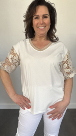 Shirt goldy met kanten pofmouw ecru
