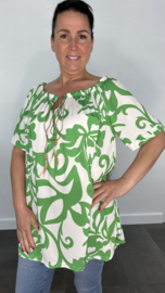 Shirt met elastiek langs de halslijn barok bloem appel groen 