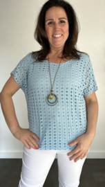 Shirt Lara met ketting ijsblauw
