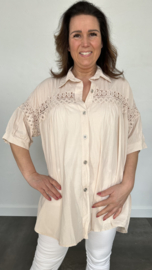 Blouse Julia met kant +SIZE beige