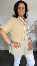 Crinkle shirt met sjaaltje Zand