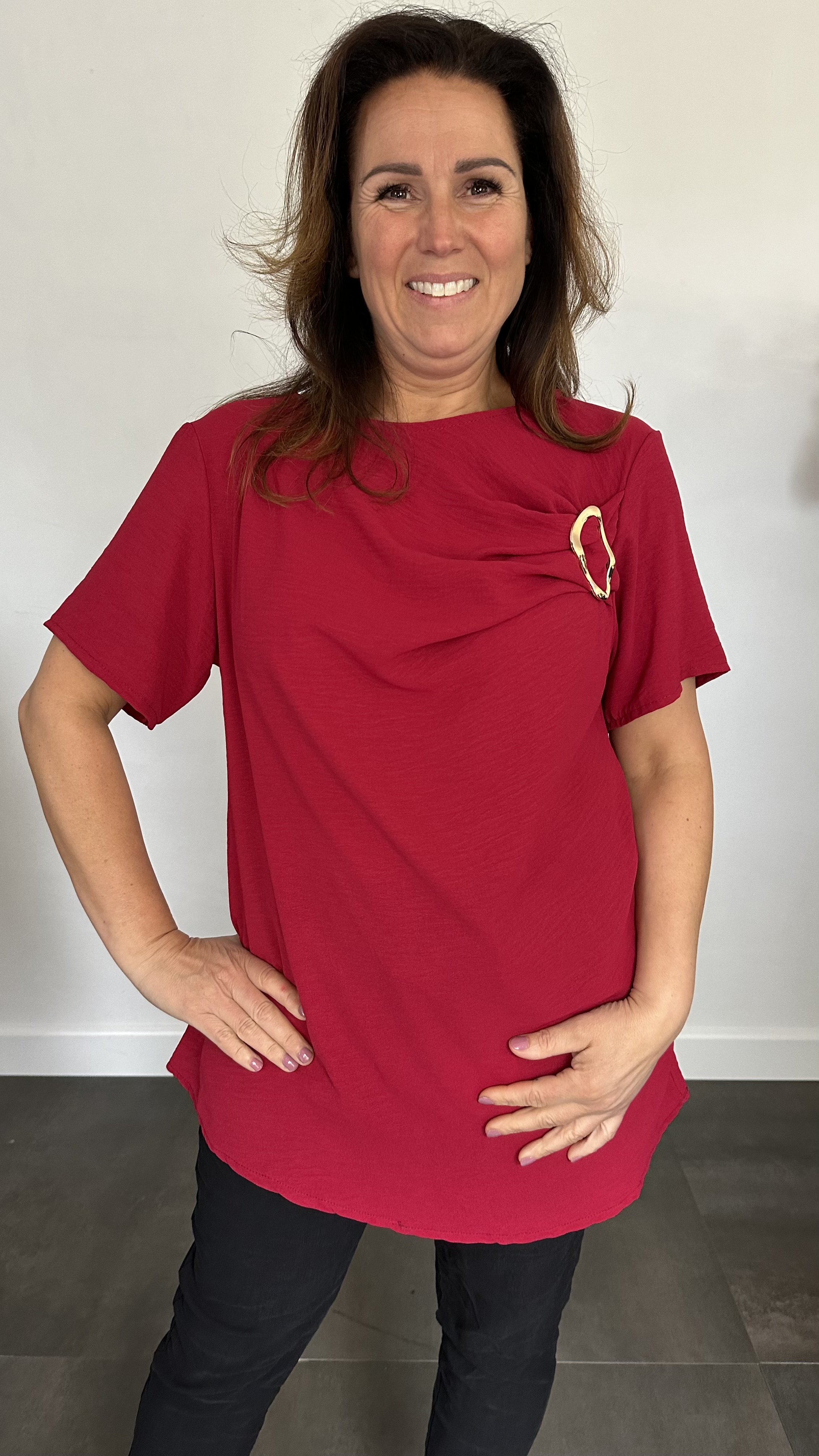 Crepe shirt met gesp wijnrood
