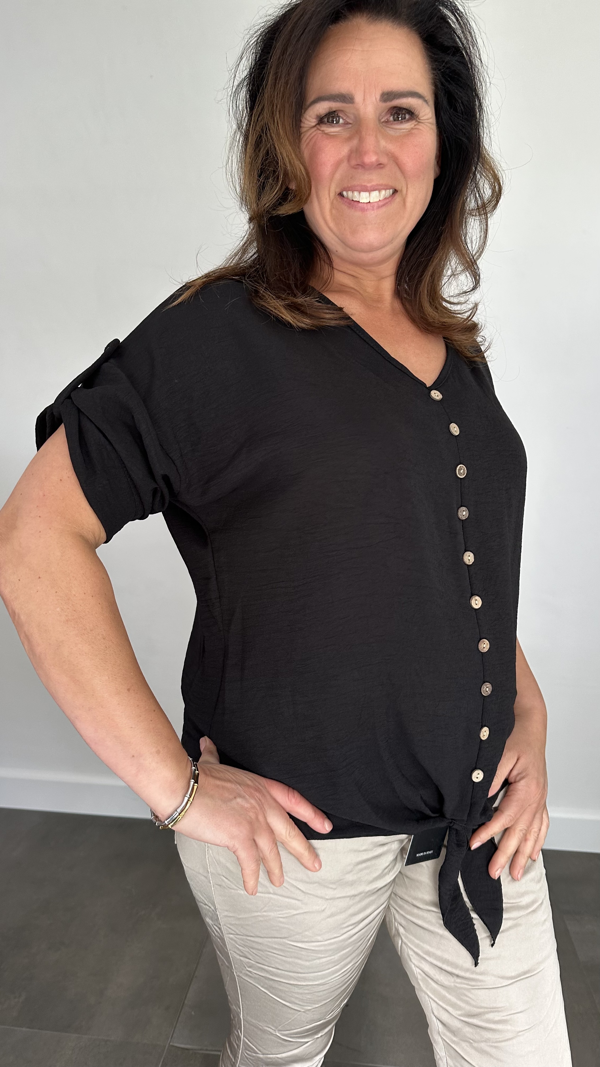 Blouse tessy met knoop zwart