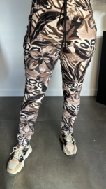 Suèdine joggjeans flowers zwart/zand