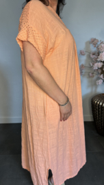Linnenlook jurk met gehaakt kant Peach