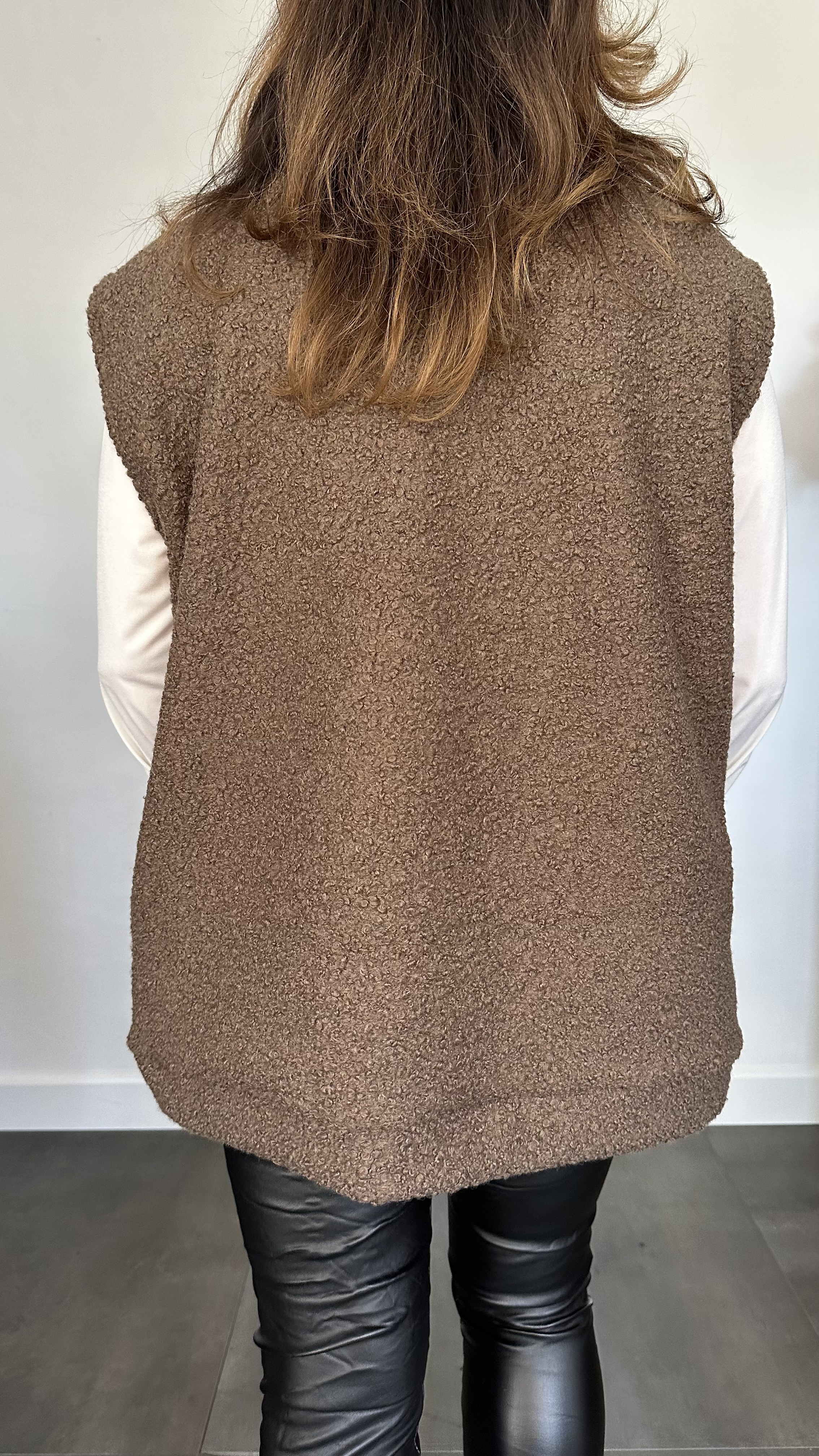Teddy bodywarmer met knopen bruin