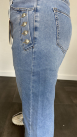 Half lange spijker rok met knopen en split achter (B.S.)