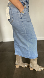 Half lange spijker rok met knopen en split voor (G-Smack)