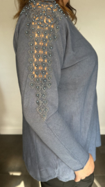 Trui Roos met pareltjes jeans blauw