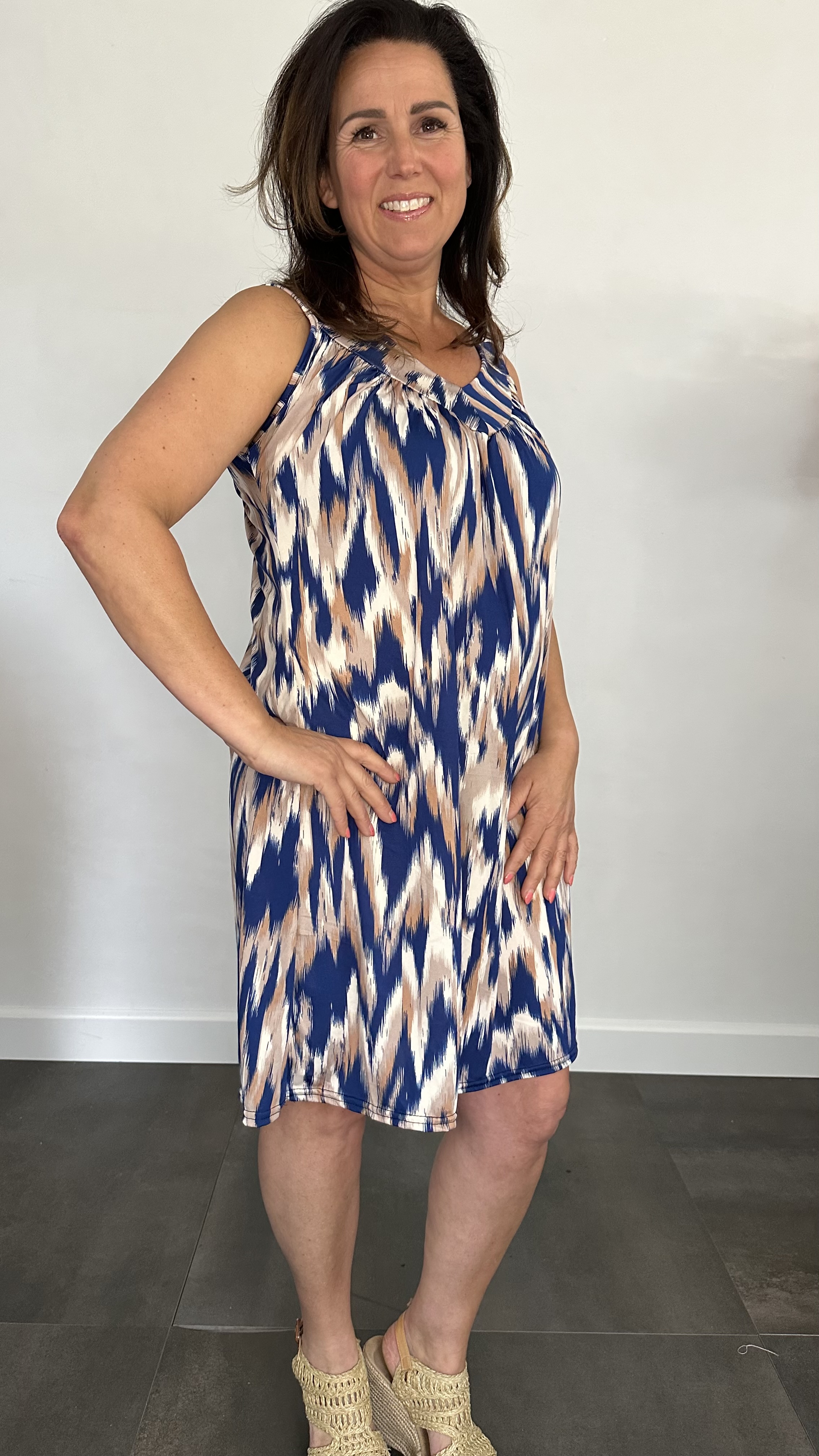 Jurkje met V-hals zig zag blauw