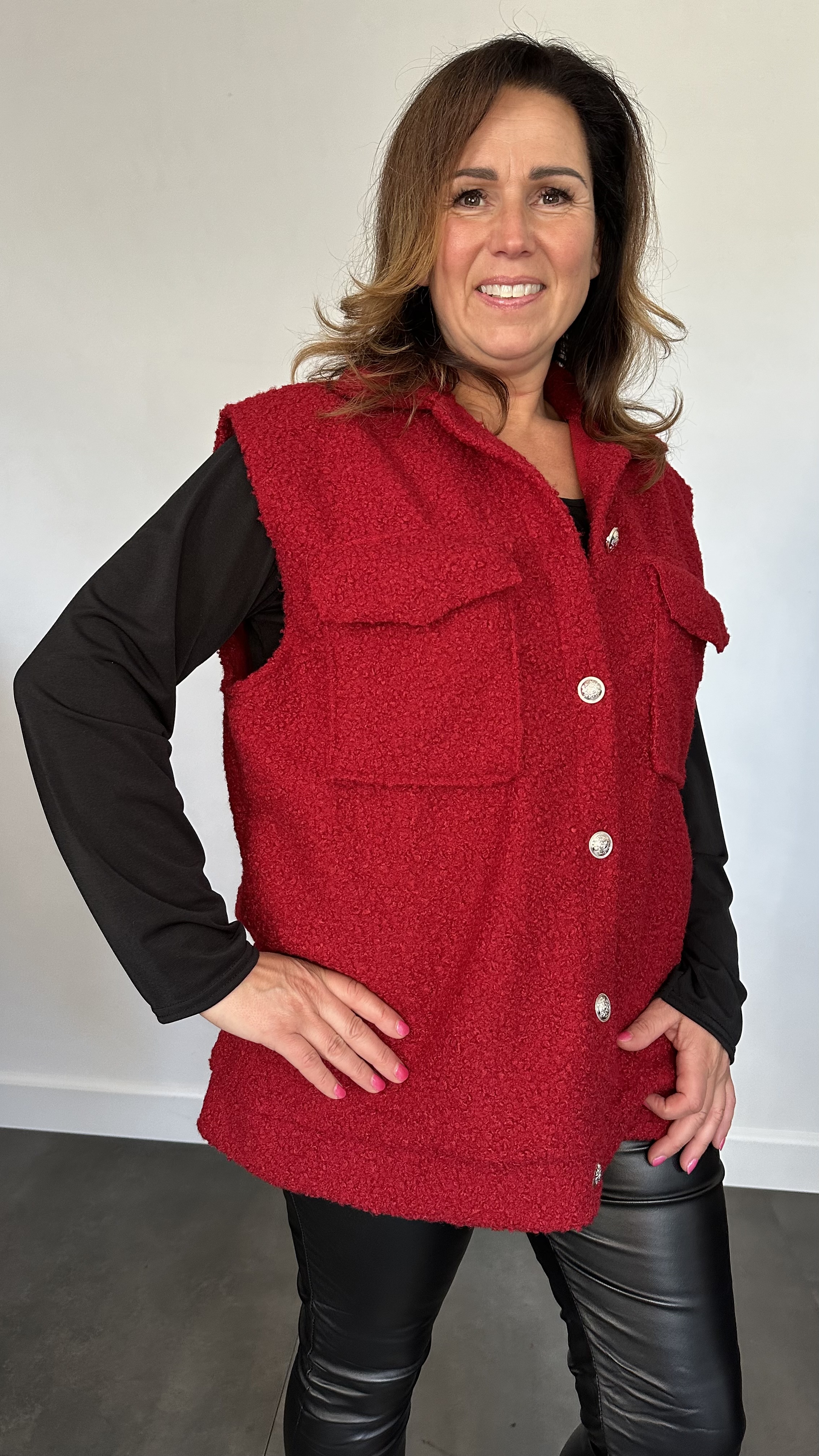 Teddy bodywarmer met knopen bordeaux rood