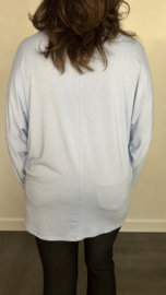 Shirt Debby met vleermuismouw ijsblauw