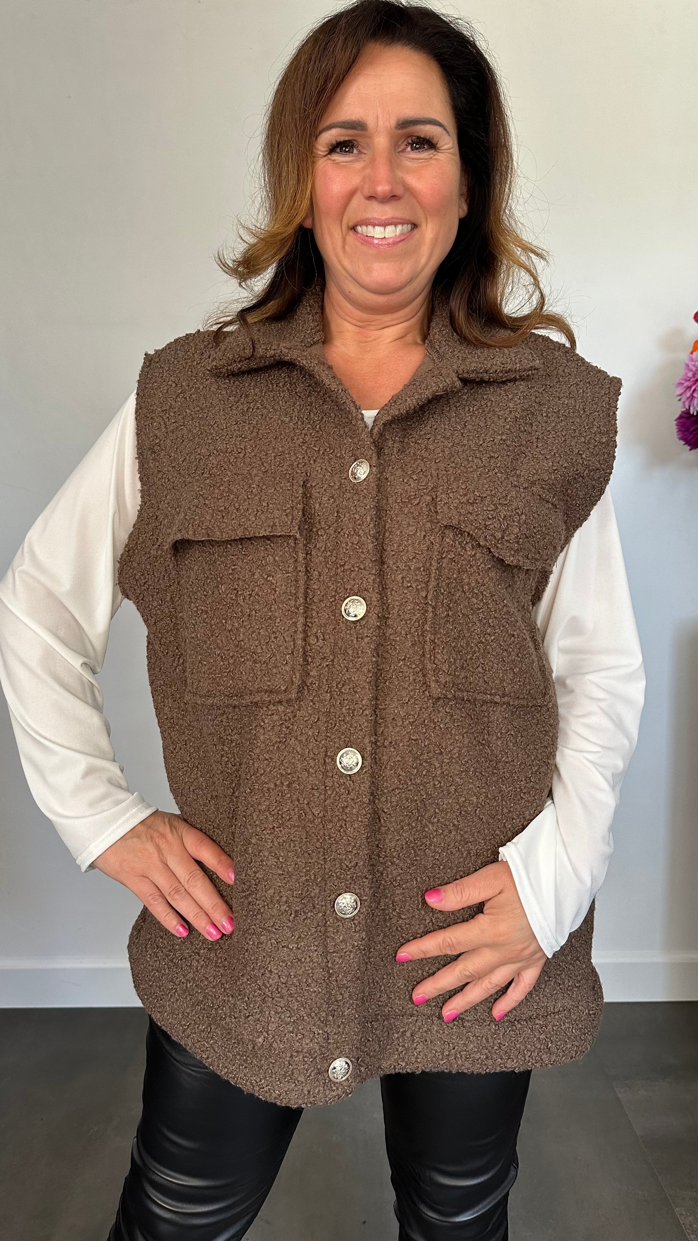 Teddy bodywarmer met knopen bruin