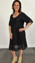 Jurk Anja met kant zwart +SIZE
