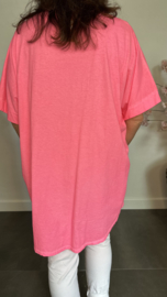 T-Shirt Dewi met GRATIS ketting pink neon