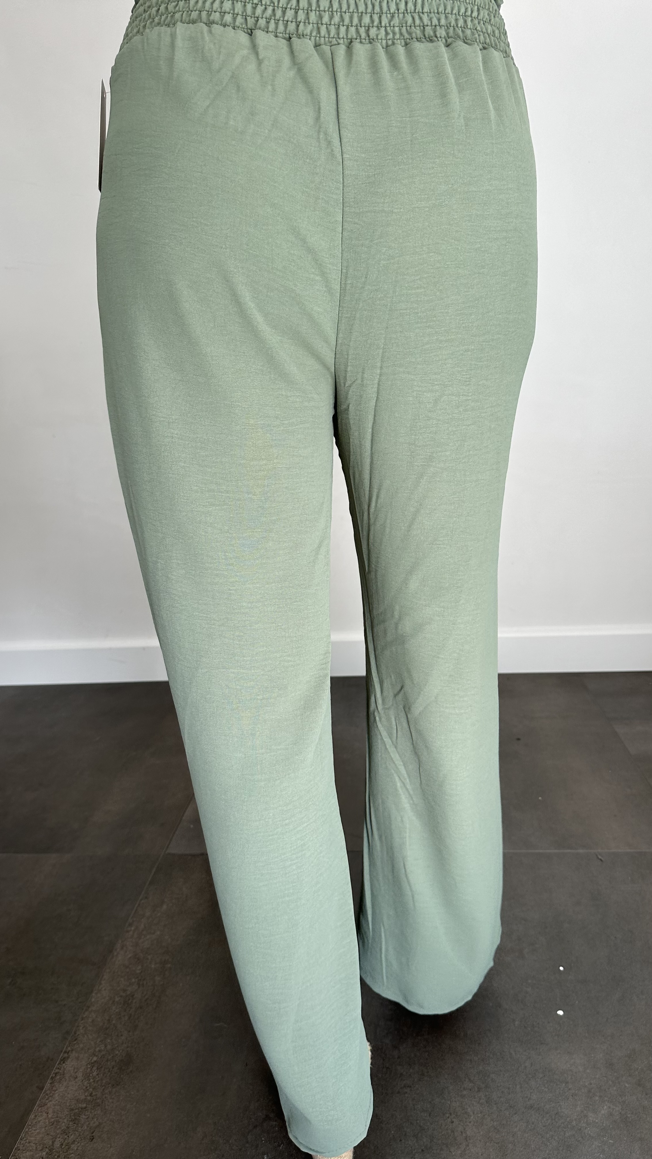 Crepe broek met gesmokte tailleband army