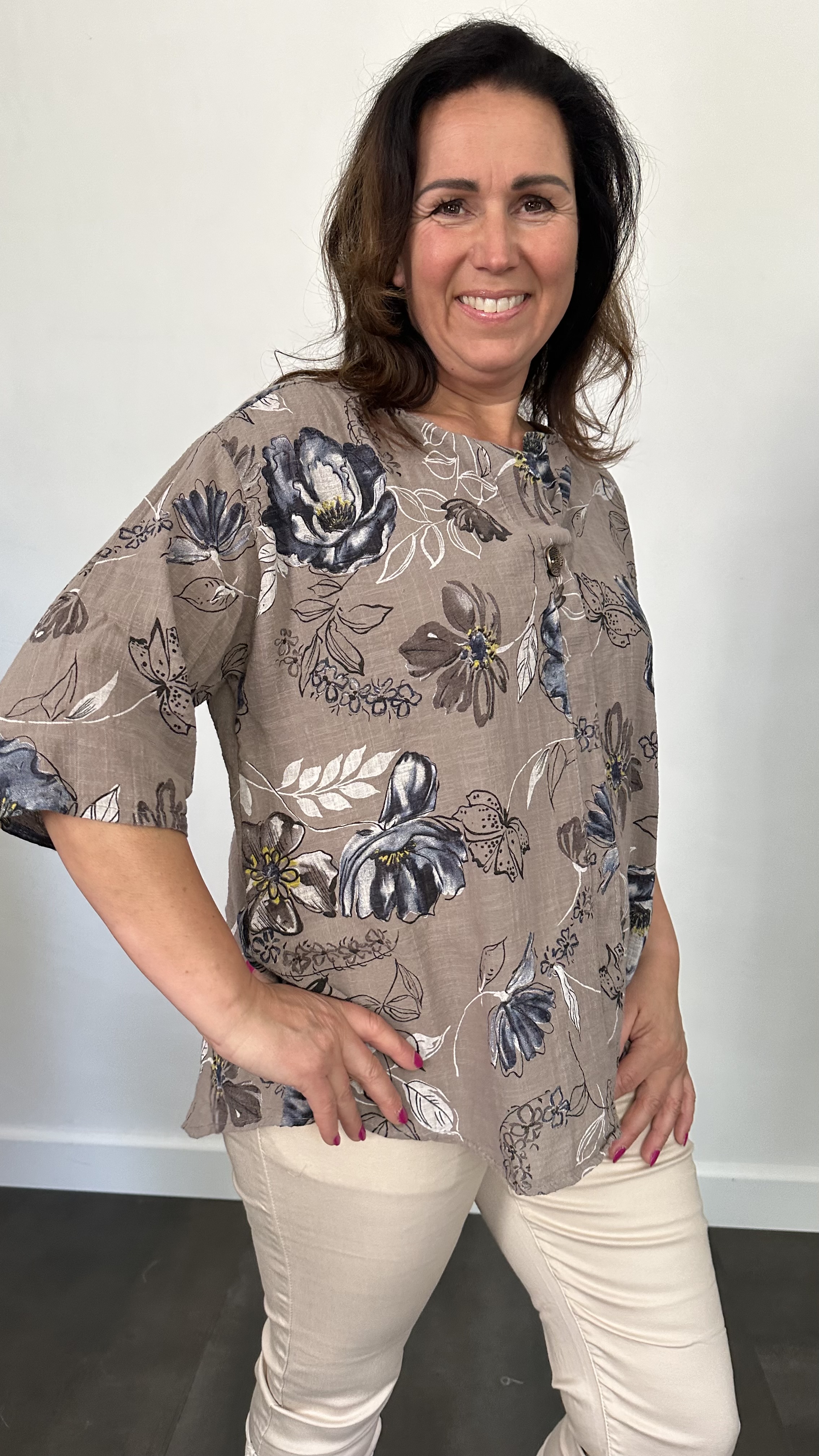 Linnenlook blouse gebloemd taupe