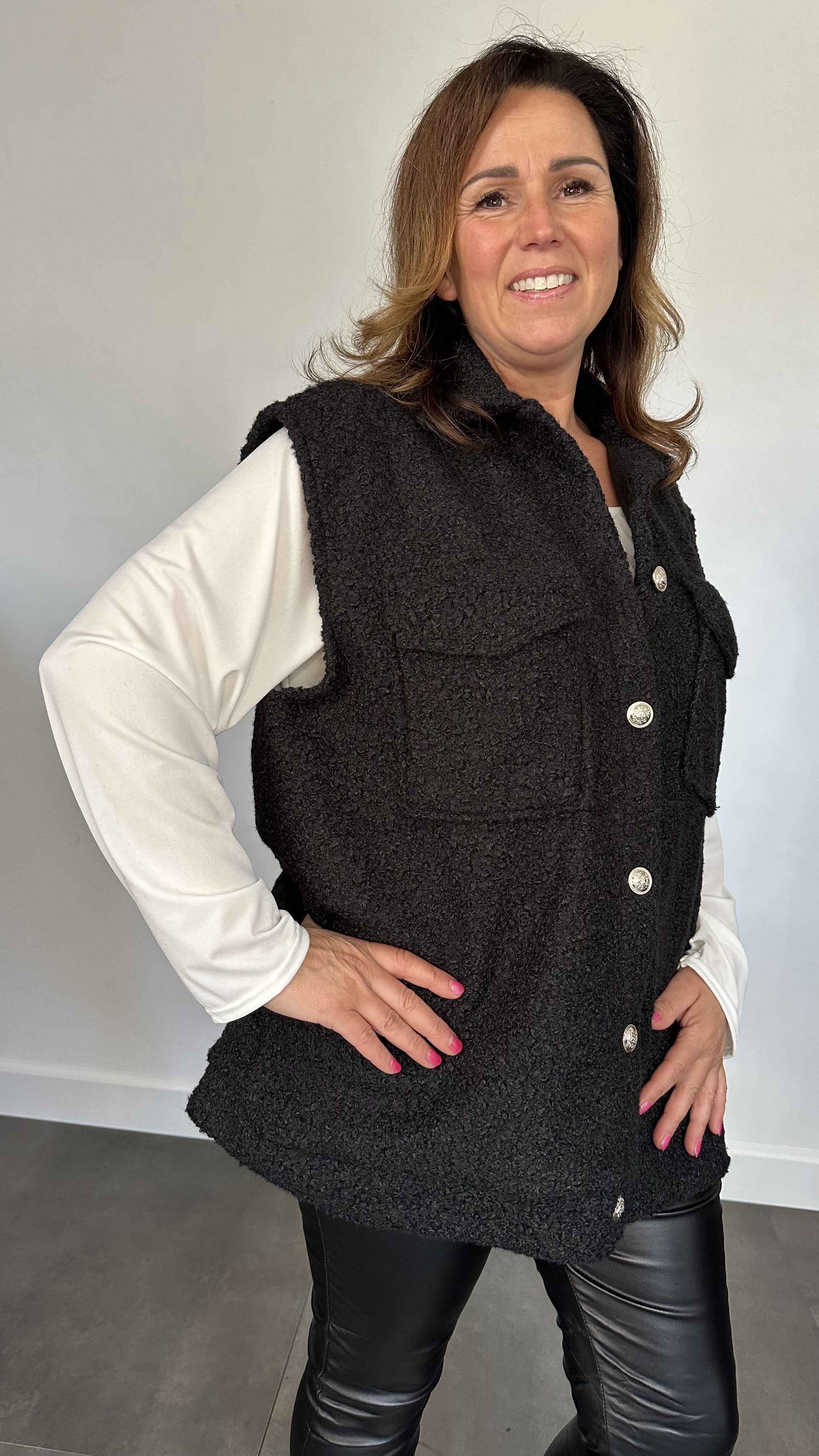 Teddy bodywarmer met knopen zwart