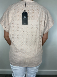 Broderie blouse met knoop roze
